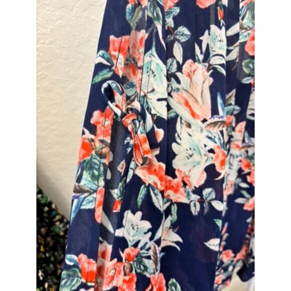 Women’s Designer Blouse Lot Size M | Saks Fifth Ave, BCBG Generation, Parker - Picture 5 of 10